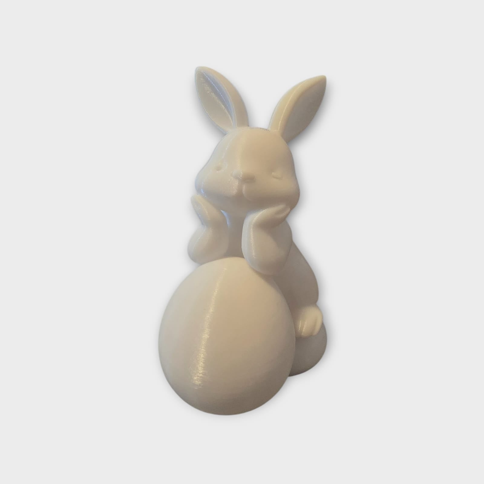 PETG Osterhase mit Ei – 10 cm Dekofigur für Ostern & Frühling  Moderne Tischdeko, langlebige Osterfigur