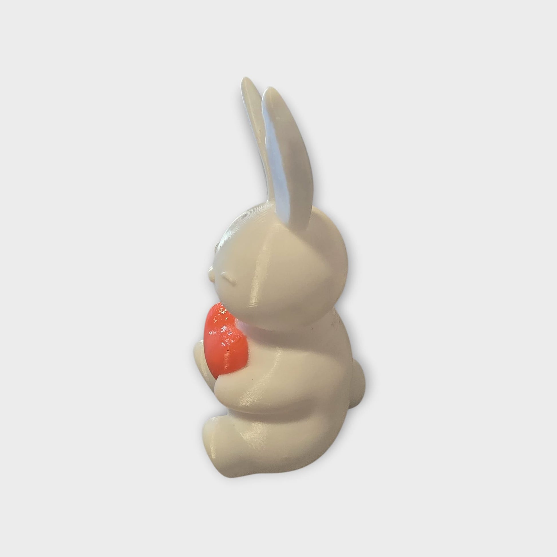 3D gedruckter Hase mit Herz aus PETG – Liebevolle Dekofigur • Geschenk für Valentinstag & Geburtstag • Weißer Bunny mit rotem Herz